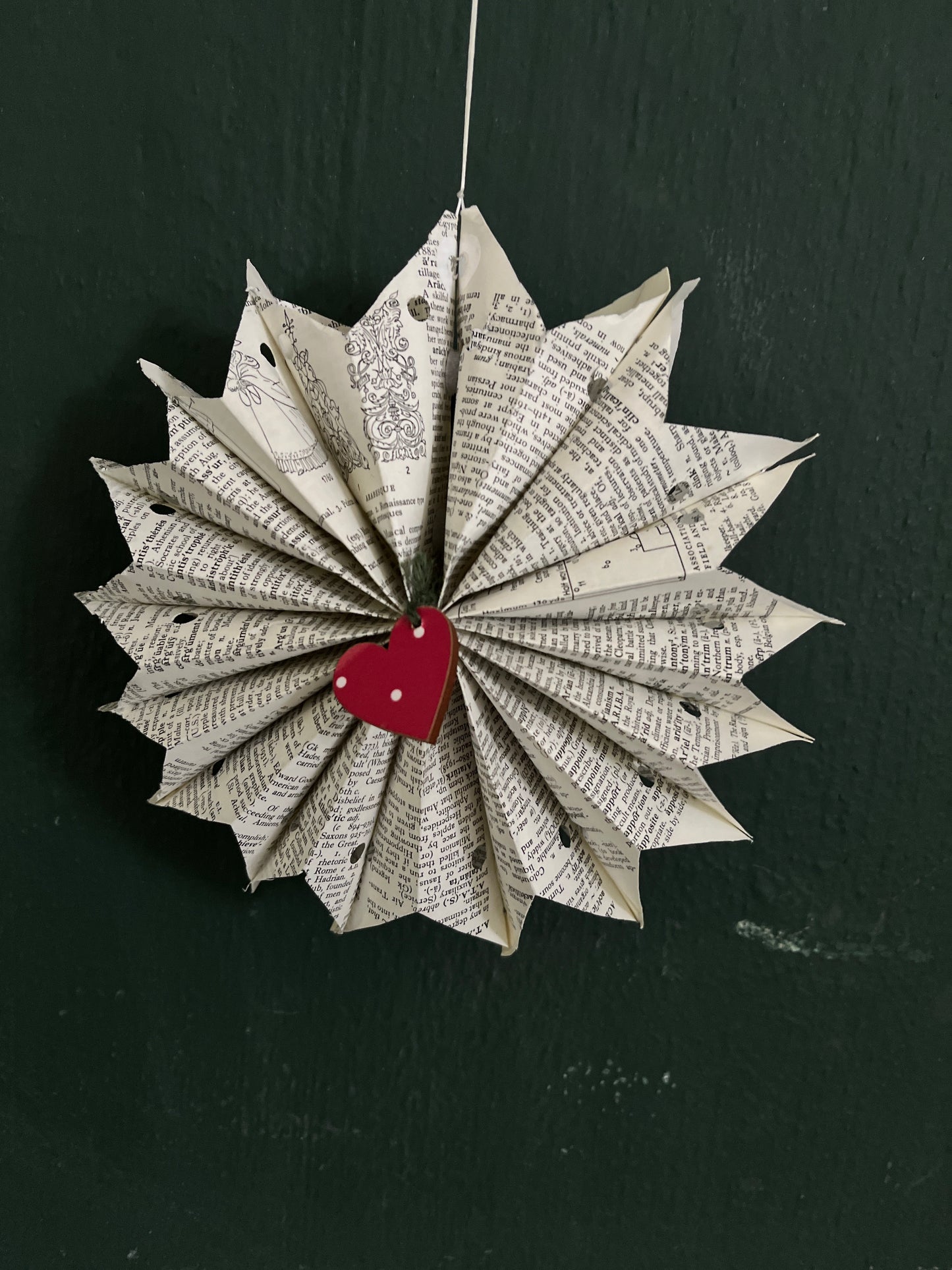 Christmas Snowflake Workshop  Sat 22 Nov 9:30-12:00